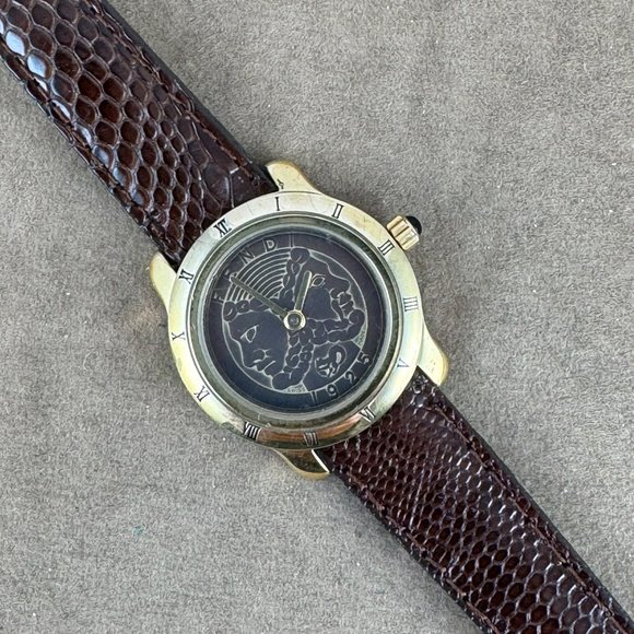 Fendi 1925 Roman Coin Watch Reverse marked FENDI 800L - Picture 6 of 10